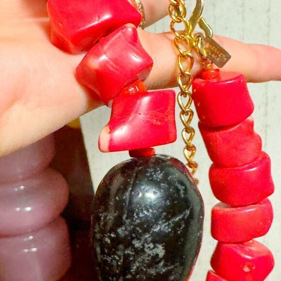 Vintage KJL KENNETH J LANE Choker Necklace Red Coral Beads
21” - Picture 3 of 4